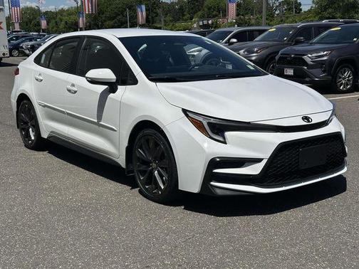 Ice 2023 Toyota Corolla SE