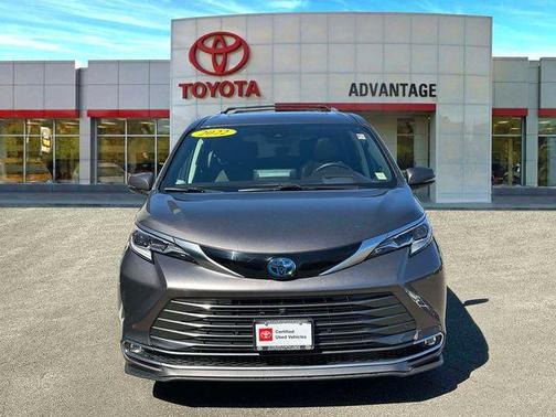 2022 Toyota Sienna Platinum 7 Passenger