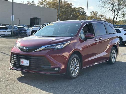 2025 Toyota Sienna XLE 7 Passenger
