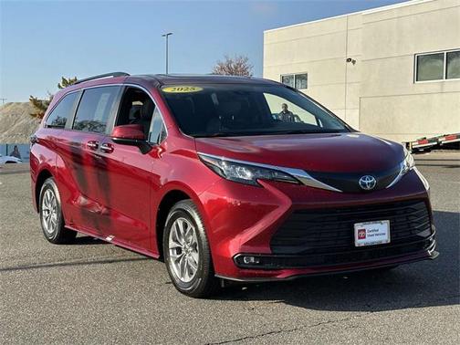 2025 Toyota Sienna XLE 7 Passenger