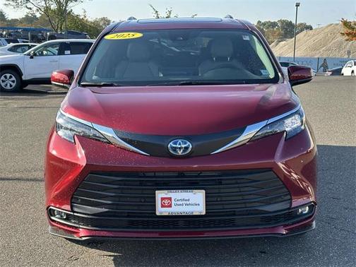 2025 Toyota Sienna XLE 7 Passenger