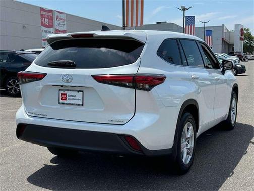 2022 Toyota Highlander LE