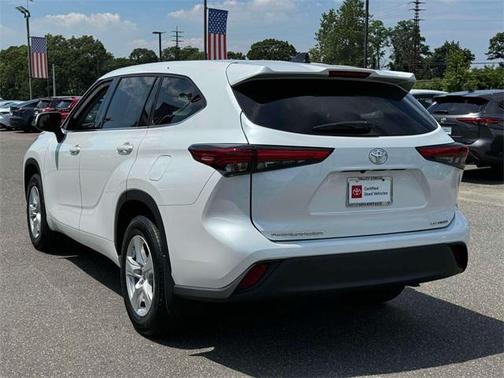 2022 Toyota Highlander LE
