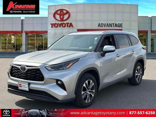 Celestial Silver Metallic 2023 Toyota Highlander XLE
