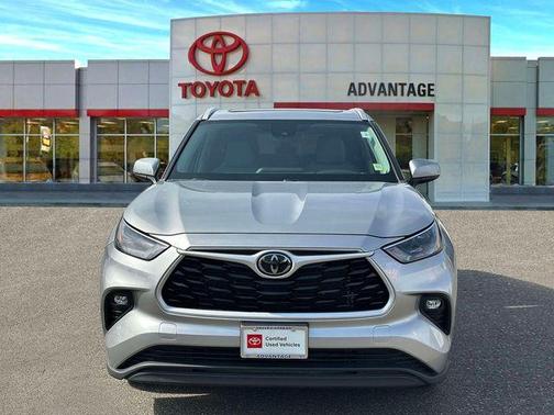 Celestial Silver Metallic 2023 Toyota Highlander XLE