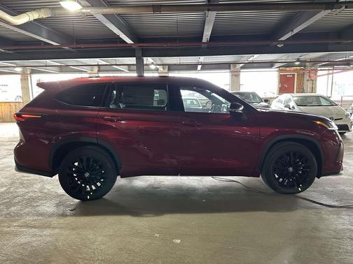 2026 Toyota Highlander XSE