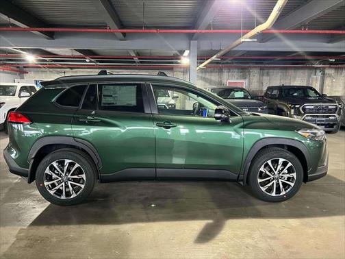 2025 Toyota Corolla Cross XLE