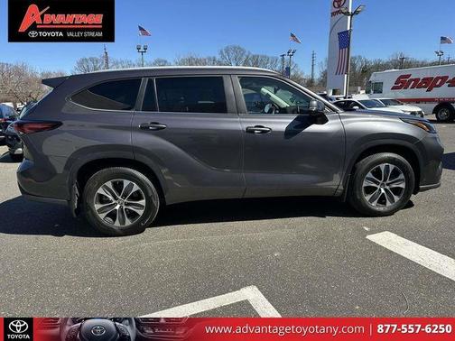 Magnetic Gray Metallic 2024 Toyota Highlander XLE