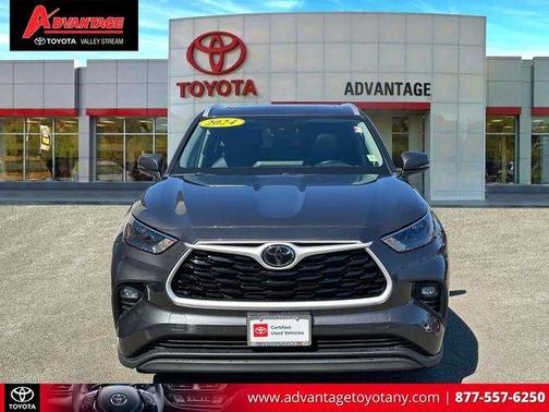 Magnetic Gray Metallic 2024 Toyota Highlander XLE