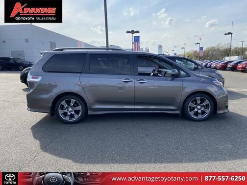 2017 Toyota Sienna SE