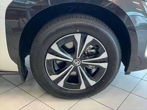2025 Toyota bZ4X XLE