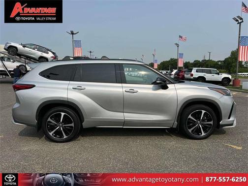 2022 Toyota Highlander XSE