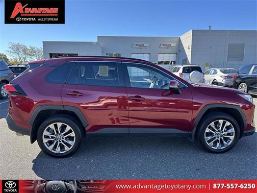 2022 Toyota RAV4 XLE Premium