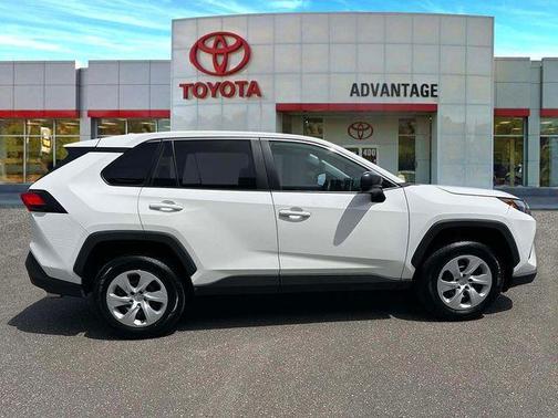 Ice 2024 Toyota RAV4 LE