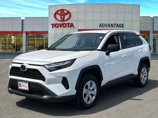 Ice 2024 Toyota RAV4 LE