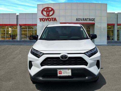 Ice 2024 Toyota RAV4 LE
