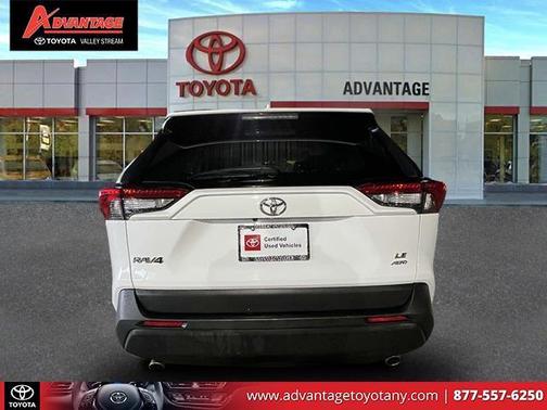 2022 Toyota RAV4 LE