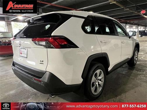 2022 Toyota RAV4 LE