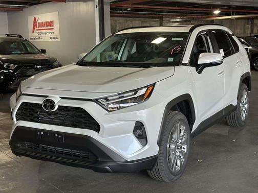 2025 Toyota RAV4 XLE Premium