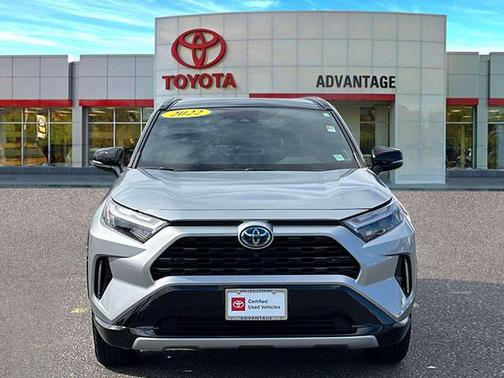 2022 Toyota RAV4 Hybrid SE