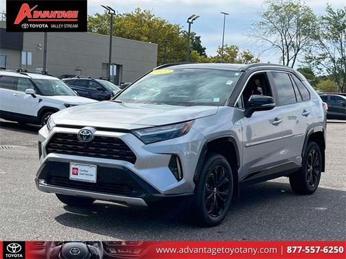 2022 Toyota RAV4 Hybrid SE