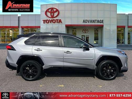 2022 Toyota RAV4 Hybrid SE