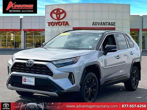 2022 Toyota RAV4 Hybrid SE