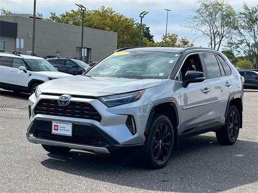 2022 Toyota RAV4 Hybrid SE
