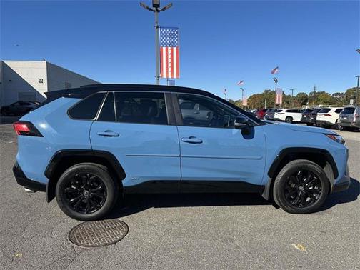 2022 Toyota RAV4 Hybrid SE