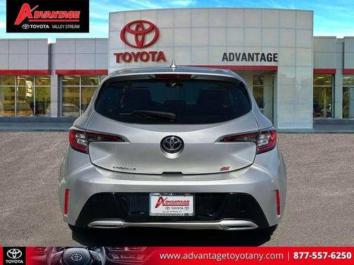 Classic Silver Metallic 2019 Toyota Corolla Hatchback SE