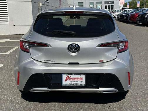 Classic Silver Metallic 2019 Toyota Corolla Hatchback SE