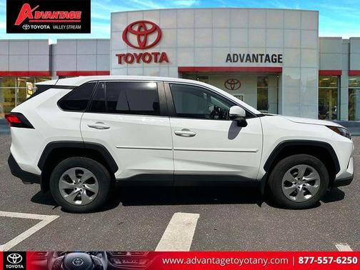 Ice 2023 Toyota RAV4 LE