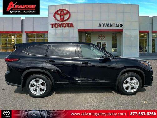 Midnight Black Metallic 2020 Toyota Highlander LE