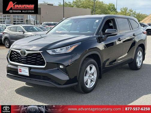 Midnight Black Metallic 2020 Toyota Highlander LE