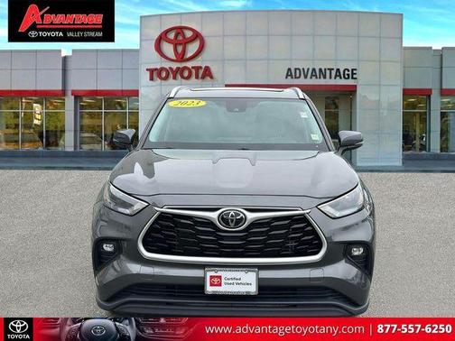 Magnetic Gray Metallic 2023 Toyota Highlander XLE