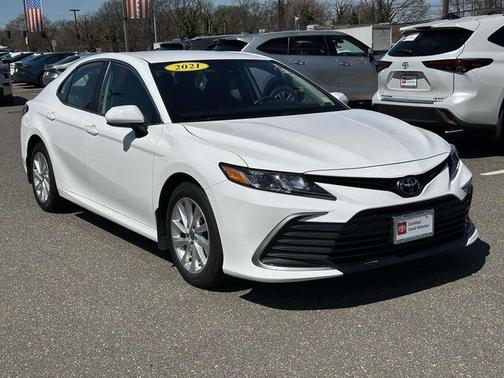 Ice Edge / Midnight Black Metallic 2021 Toyota Camry LE
