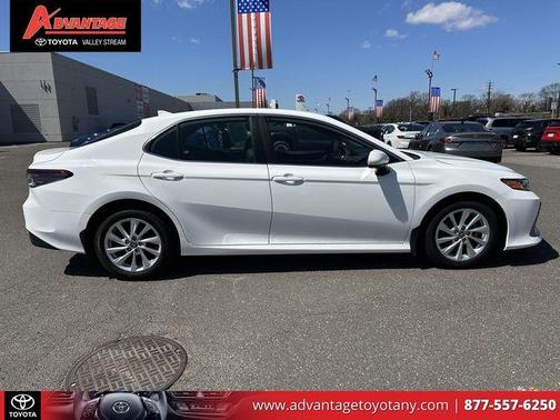 Ice Edge / Midnight Black Metallic 2021 Toyota Camry LE