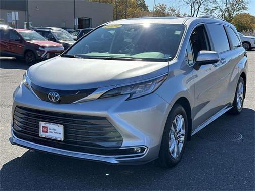 2025 Toyota Sienna Limited 7-Passenger