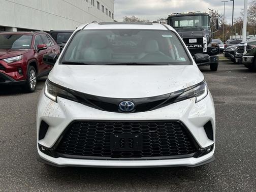 2025 Toyota Sienna XSE 7 Passenger