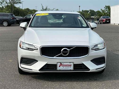 2020 Volvo S60 T6 Momentum