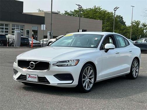 2020 Volvo S60 T6 Momentum