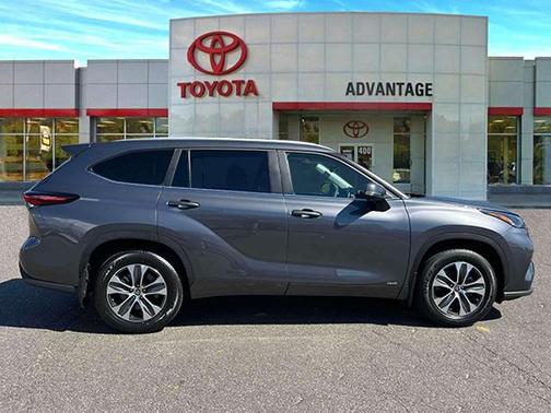 2024 Toyota Highlander Hybrid XLE