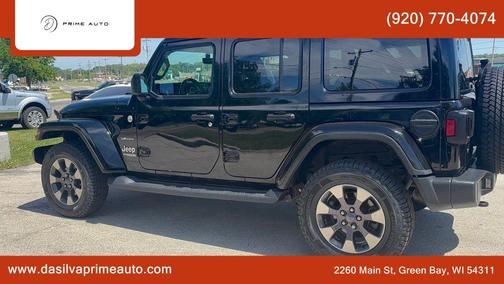 Black Clearcoat 2018 Jeep Wrangler Unlimited Sahara
