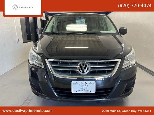 2012 Volkswagen Routan SE