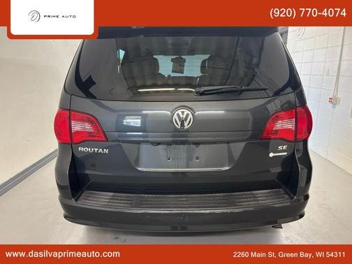 2012 Volkswagen Routan SE