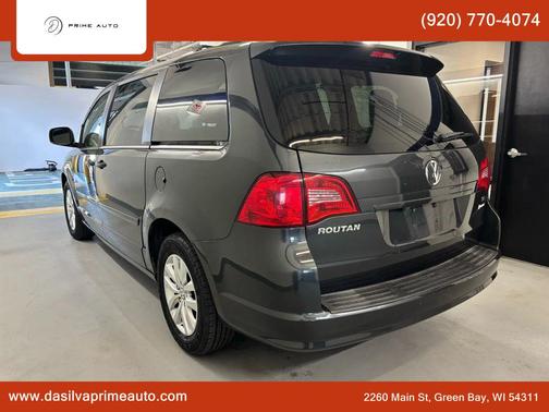2012 Volkswagen Routan SE