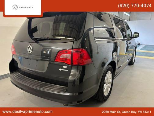 2012 Volkswagen Routan SE