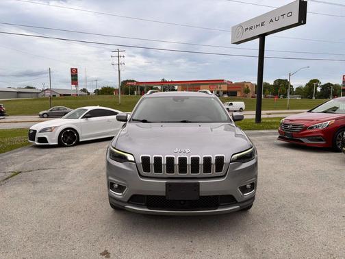 Silver 2019 Jeep Cherokee Limited