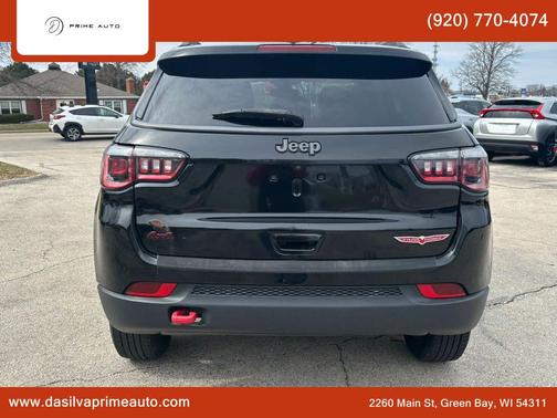 Diamond Black Crystal Pearlcoat 2020 Jeep Compass Trailhawk