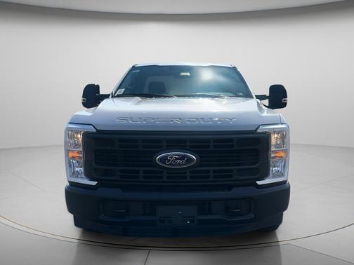 Oxford White 2023 Ford F-250 XL